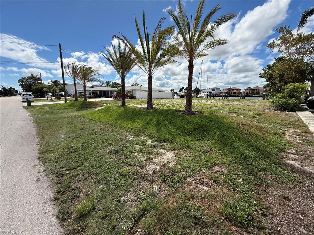 CAPE CORAL - Land