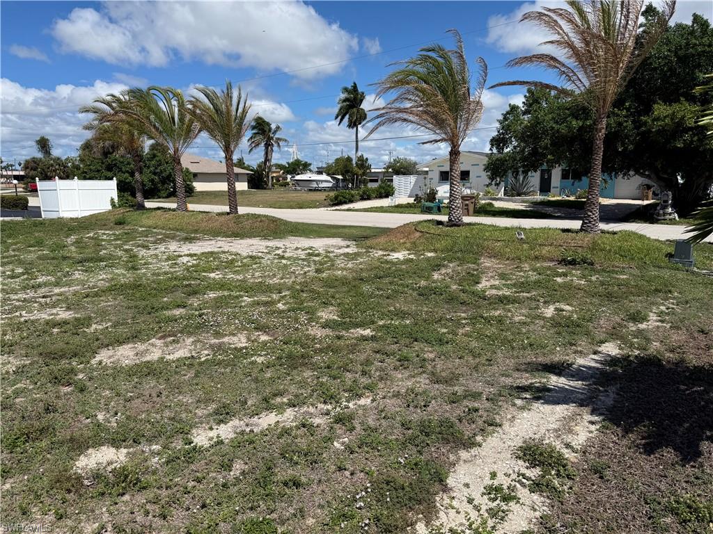 CAPE CORAL - Land