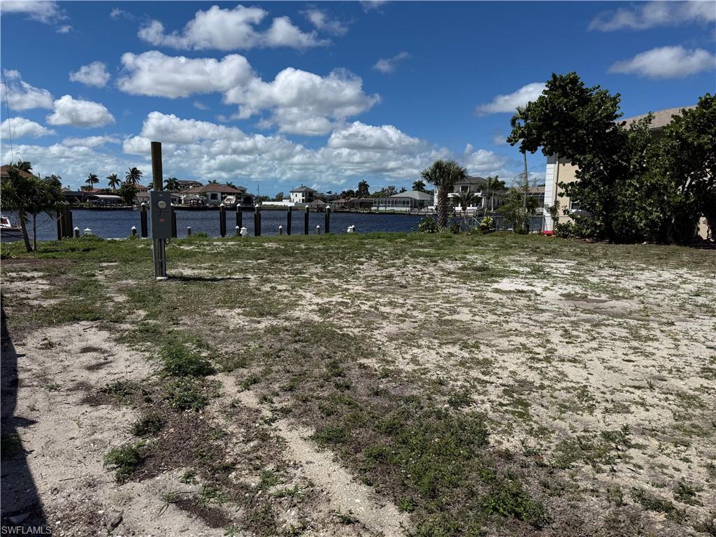 CAPE CORAL - Land