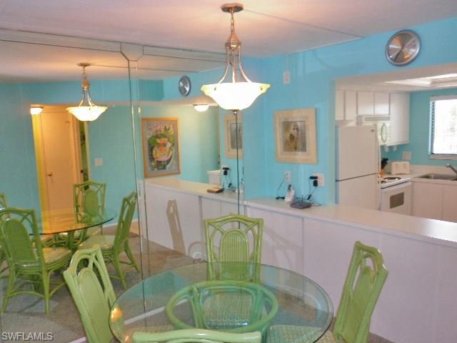 SEASIDE CONDO - Residential