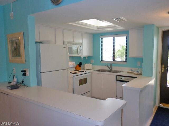 SEASIDE CONDO - Residential