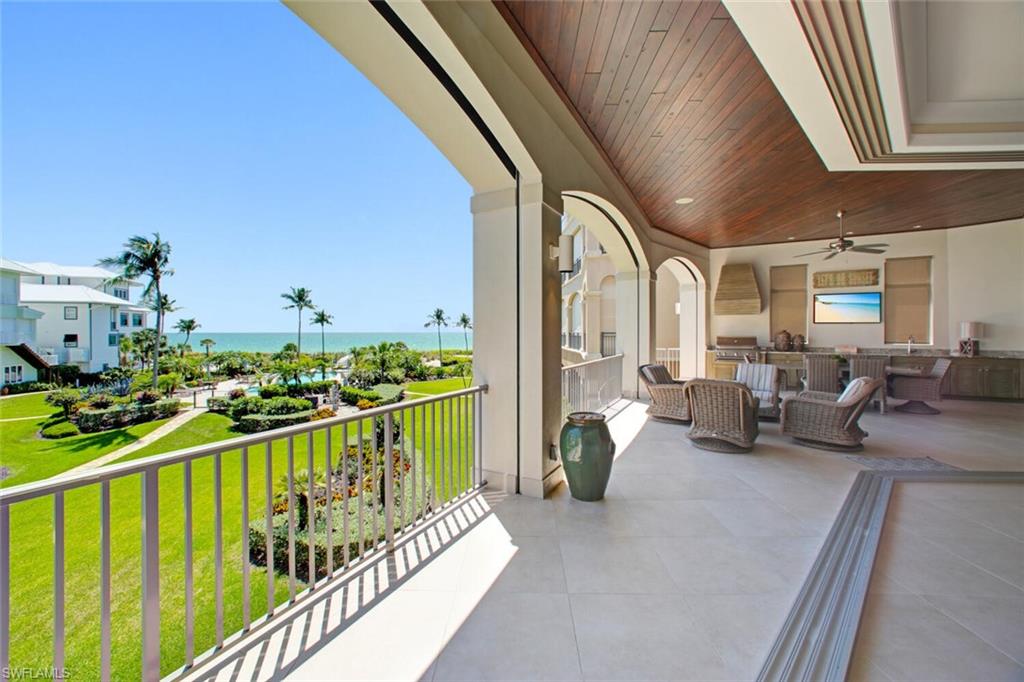 BAREFOOT BEACH - Residential