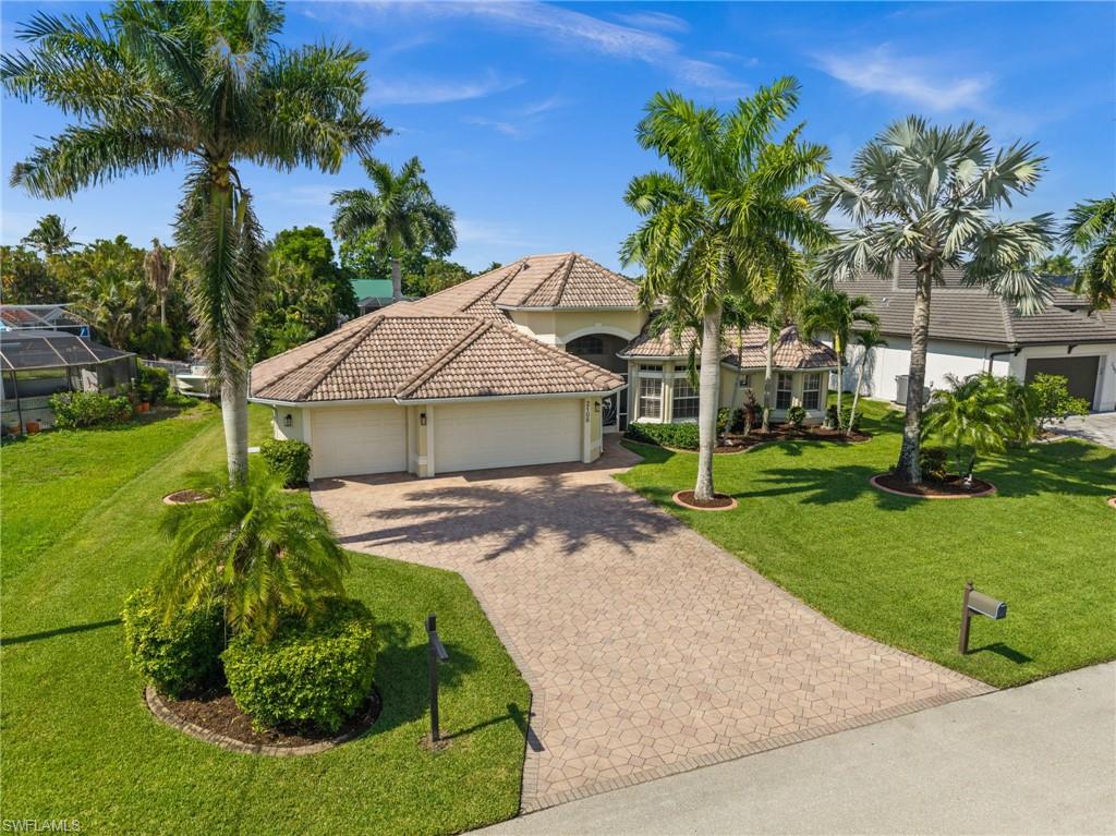 FOUR MILE COVE - Residential
