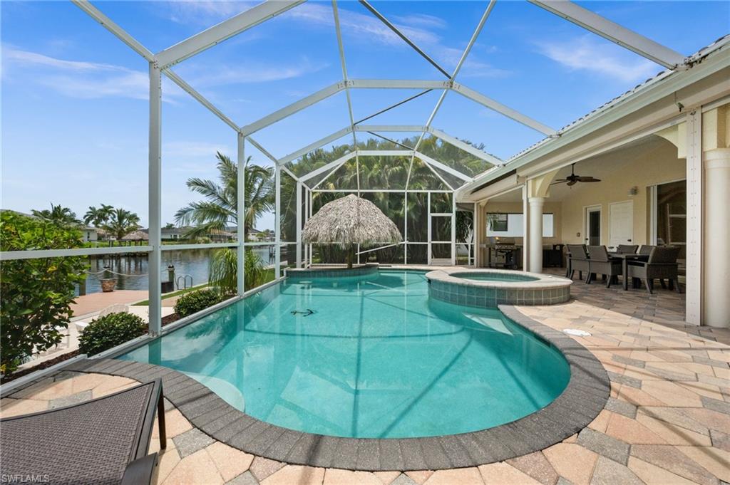 FOUR MILE COVE - Residential