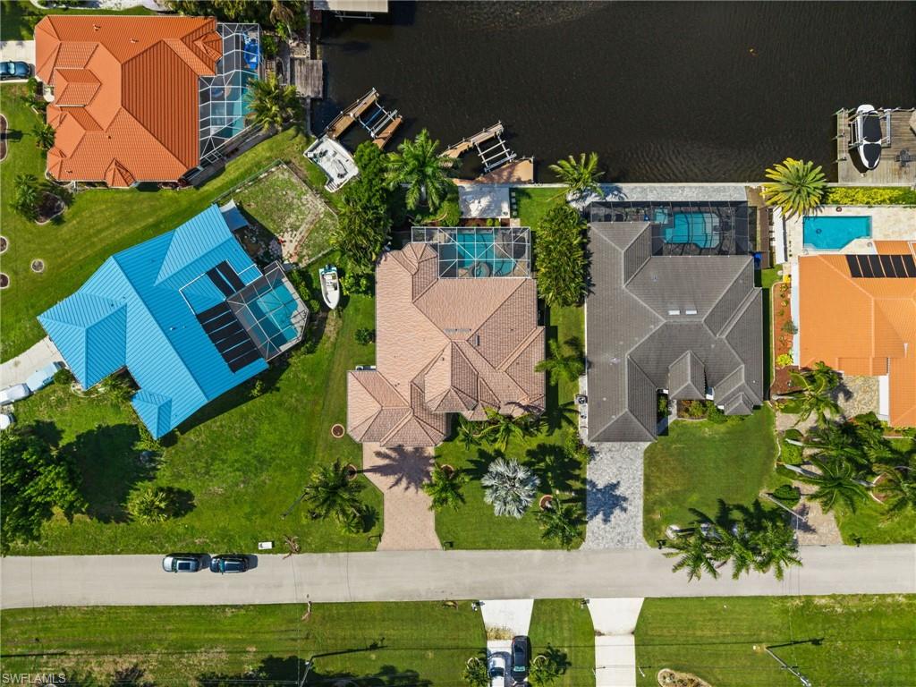 FOUR MILE COVE - Residential