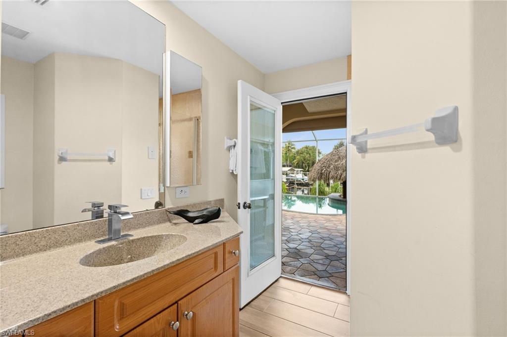 FOUR MILE COVE - Residential