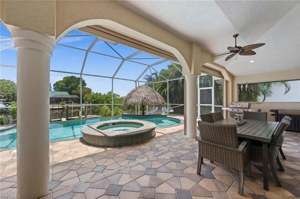 FOUR MILE COVE - Residential