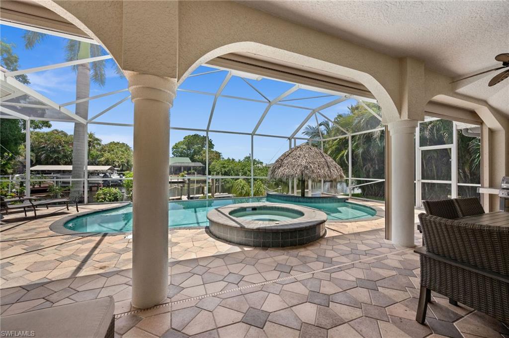 FOUR MILE COVE - Residential