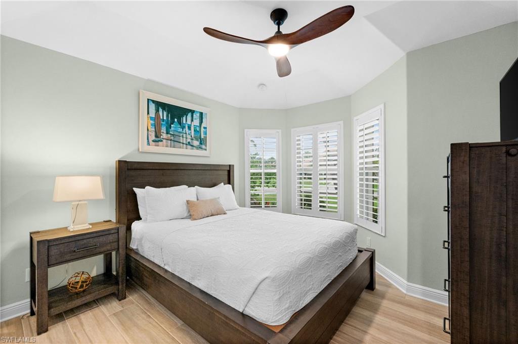FOUR MILE COVE - Residential