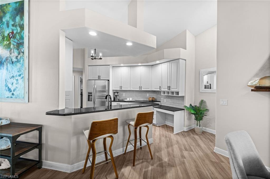 FOUR MILE COVE - Residential