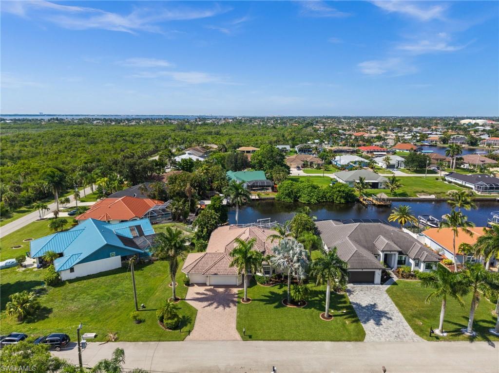 FOUR MILE COVE - Residential