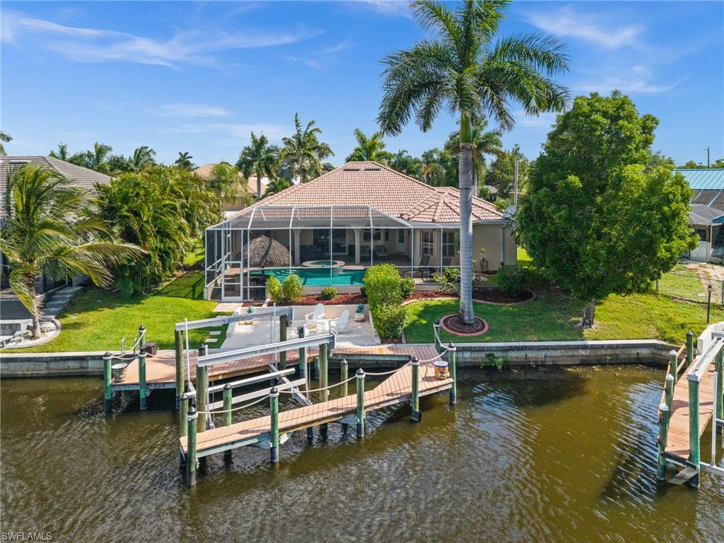 FOUR MILE COVE - Residential