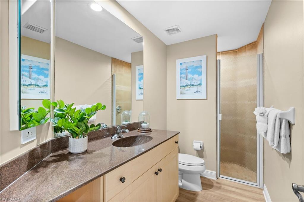 FOUR MILE COVE - Residential