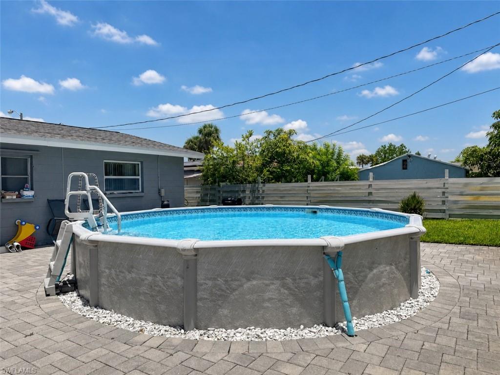 WILLOW LAKE - Residential