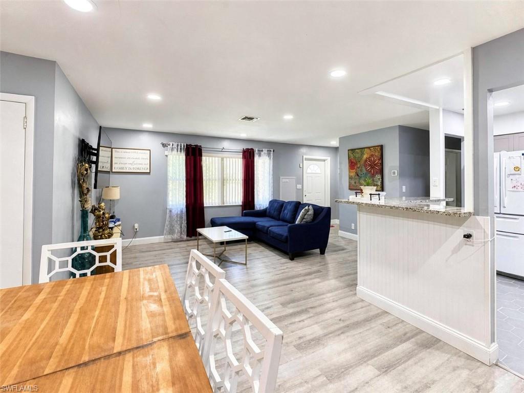 WILLOW LAKE - Residential