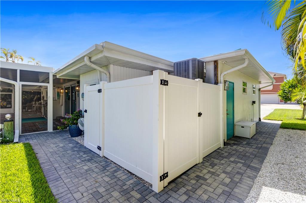 SANTINI CROSS UNREC - Residential