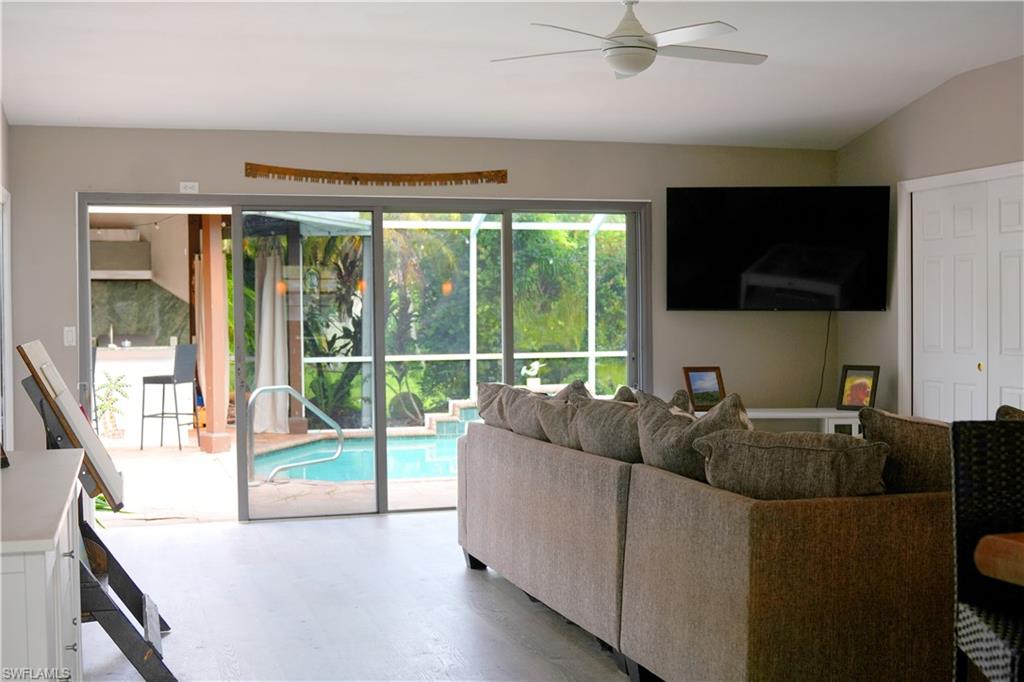 MOON LAKE - Residential
