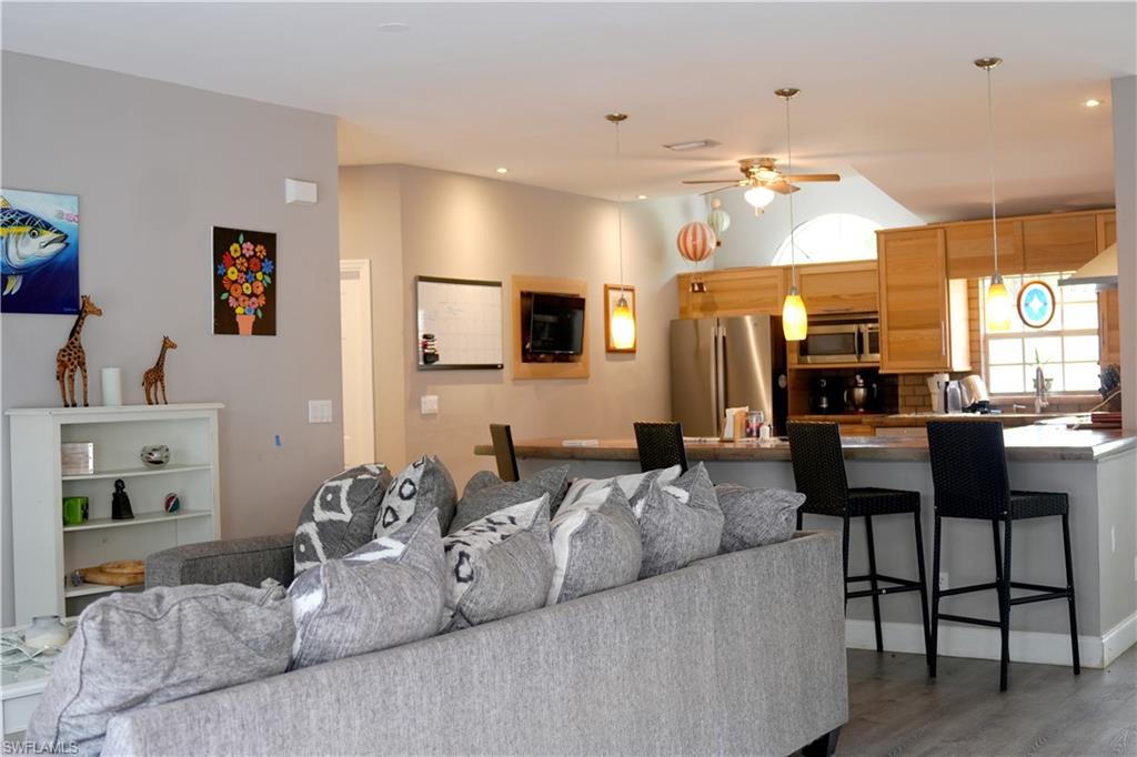 MOON LAKE - Residential