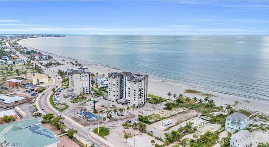 CAPER BEACH CLUB - Residential