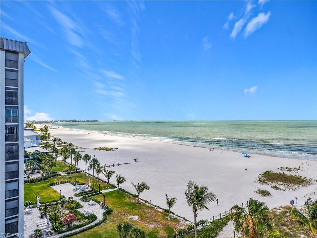 CAPER BEACH CLUB - Residential