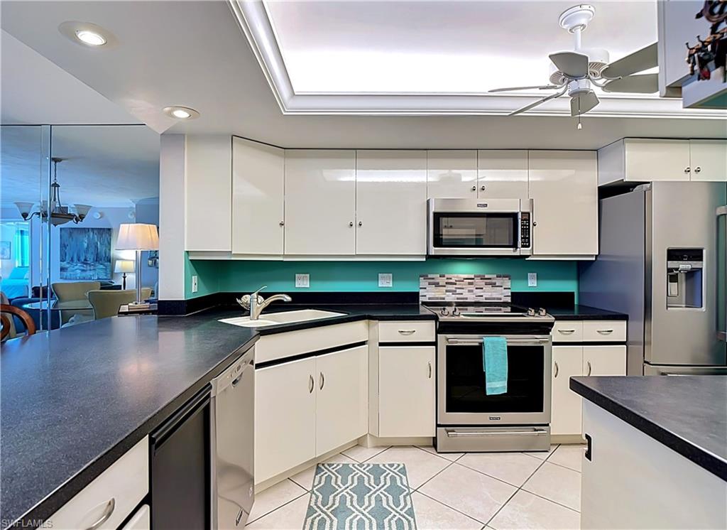 CAPER BEACH CLUB - Residential
