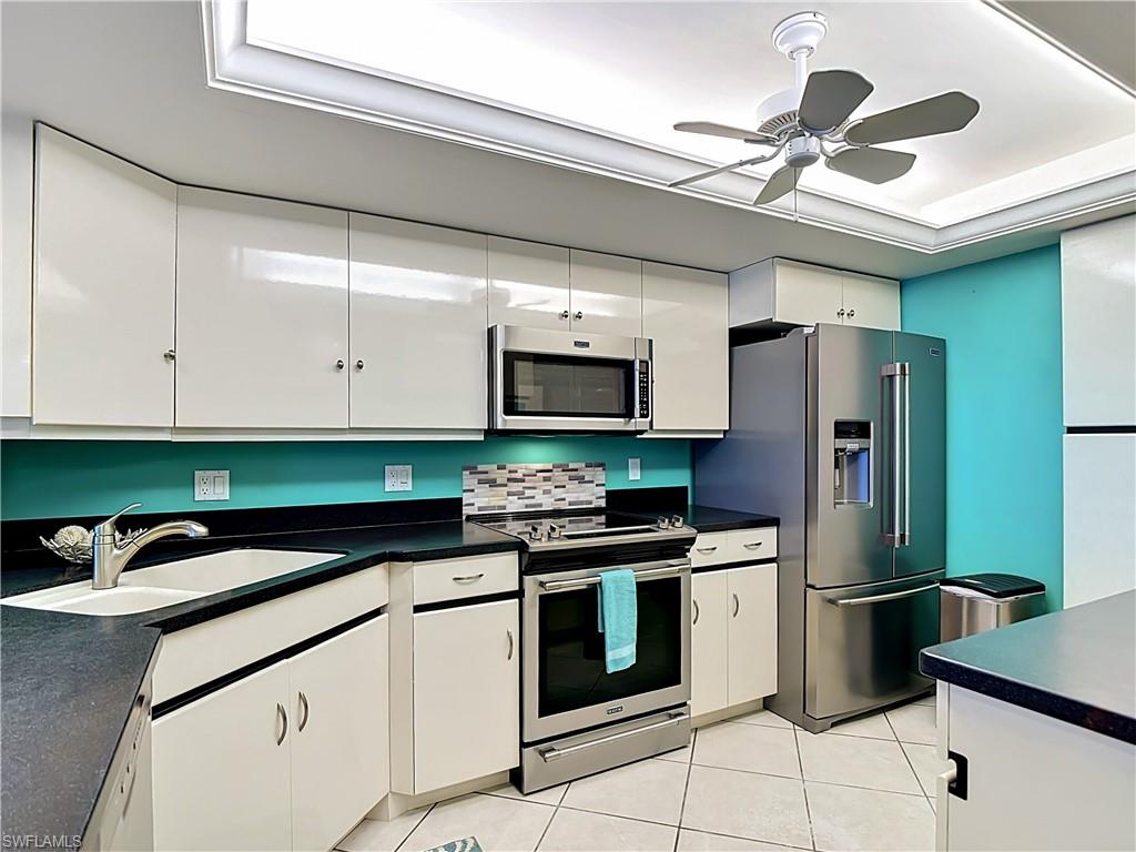 CAPER BEACH CLUB - Residential