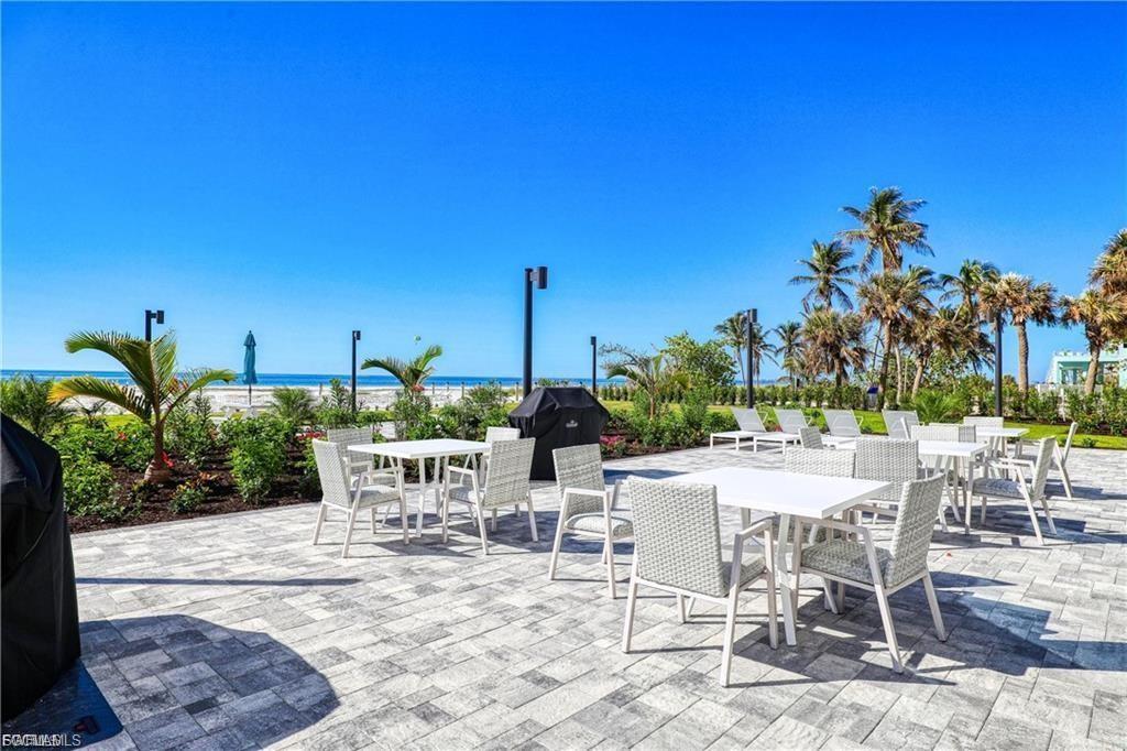 CAPER BEACH CLUB - Residential
