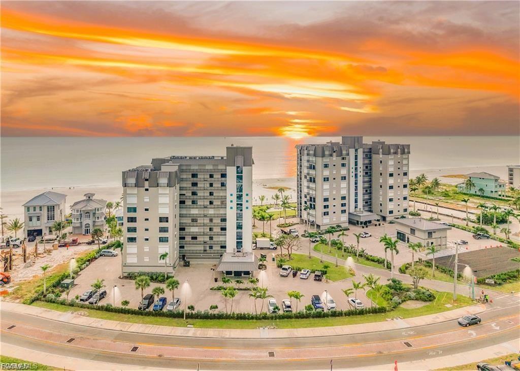 CAPER BEACH CLUB - Residential