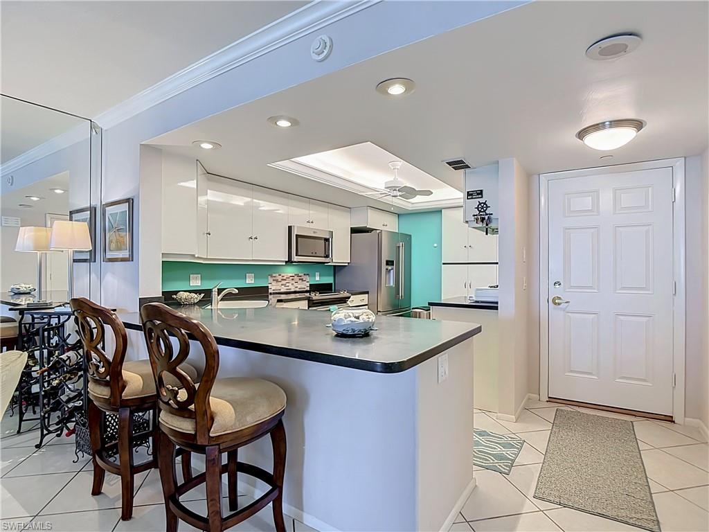 CAPER BEACH CLUB - Residential