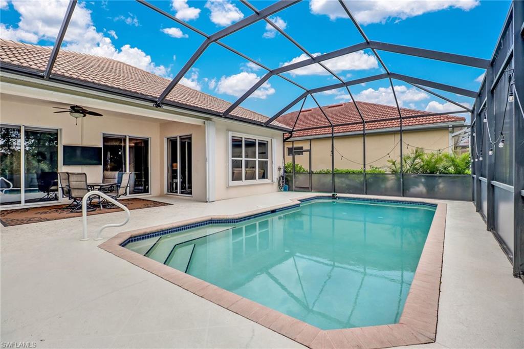 CARLTON LAKES - Residential