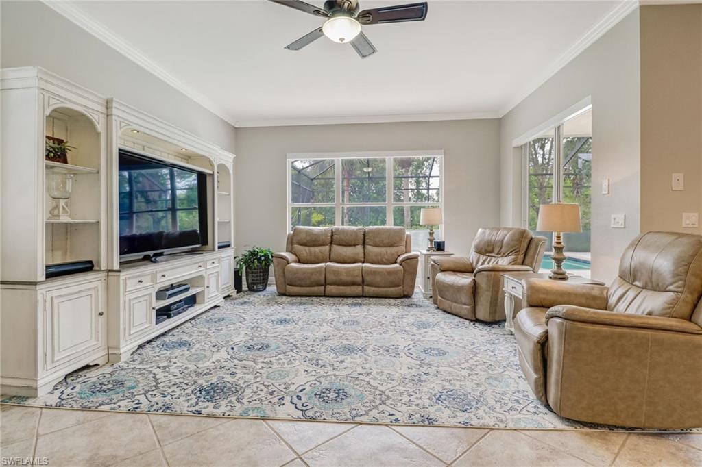 CARLTON LAKES - Residential