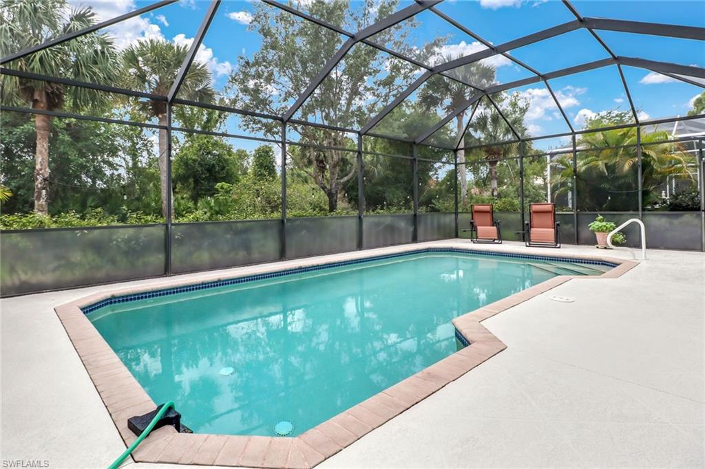 CARLTON LAKES - Residential