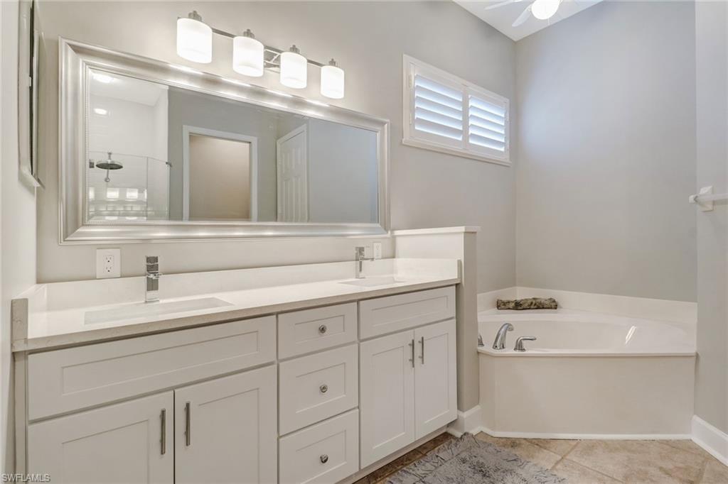 CARLTON LAKES - Residential