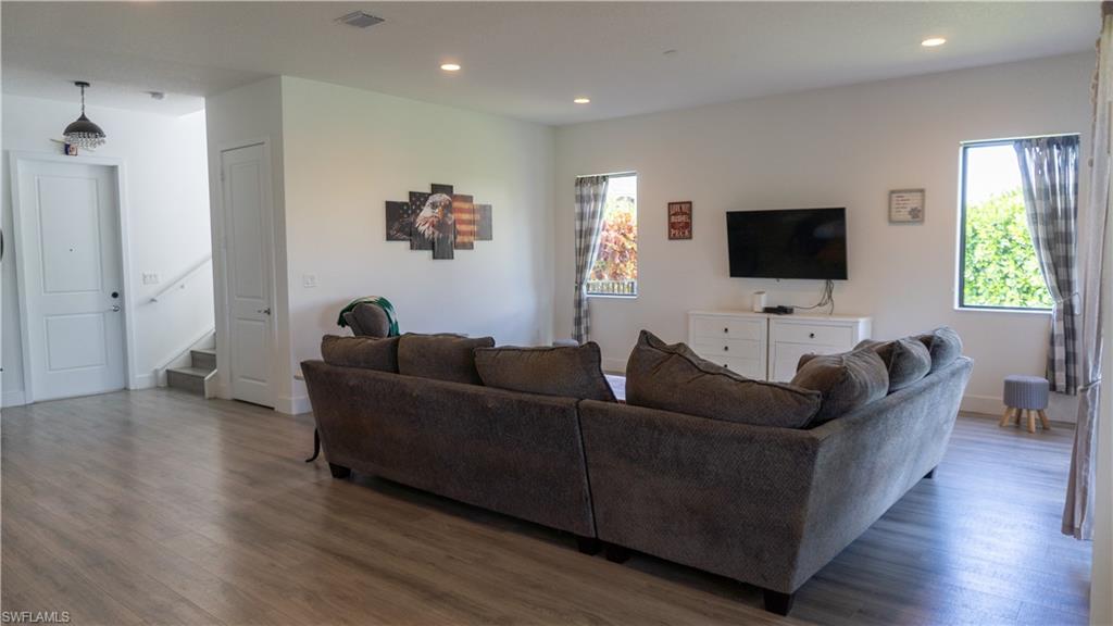 MAPLE RIDGE - Residential