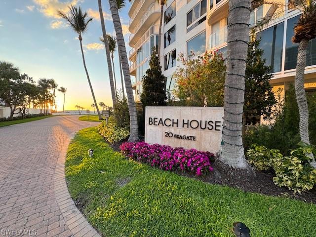 BEACH HOUSE AT NAPLES CAY - Residential