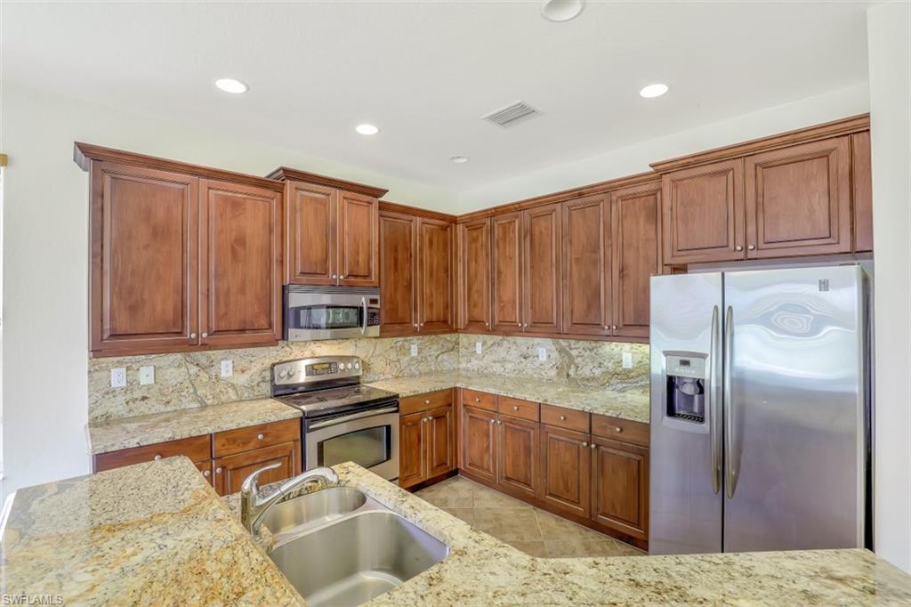 BOTANICA LAKES - Residential