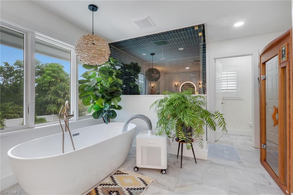 PARK SHORE - Residential