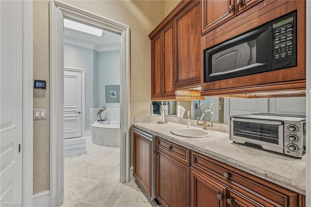 ESTATES AT BAY COLONY GOLF CLUB - Residential