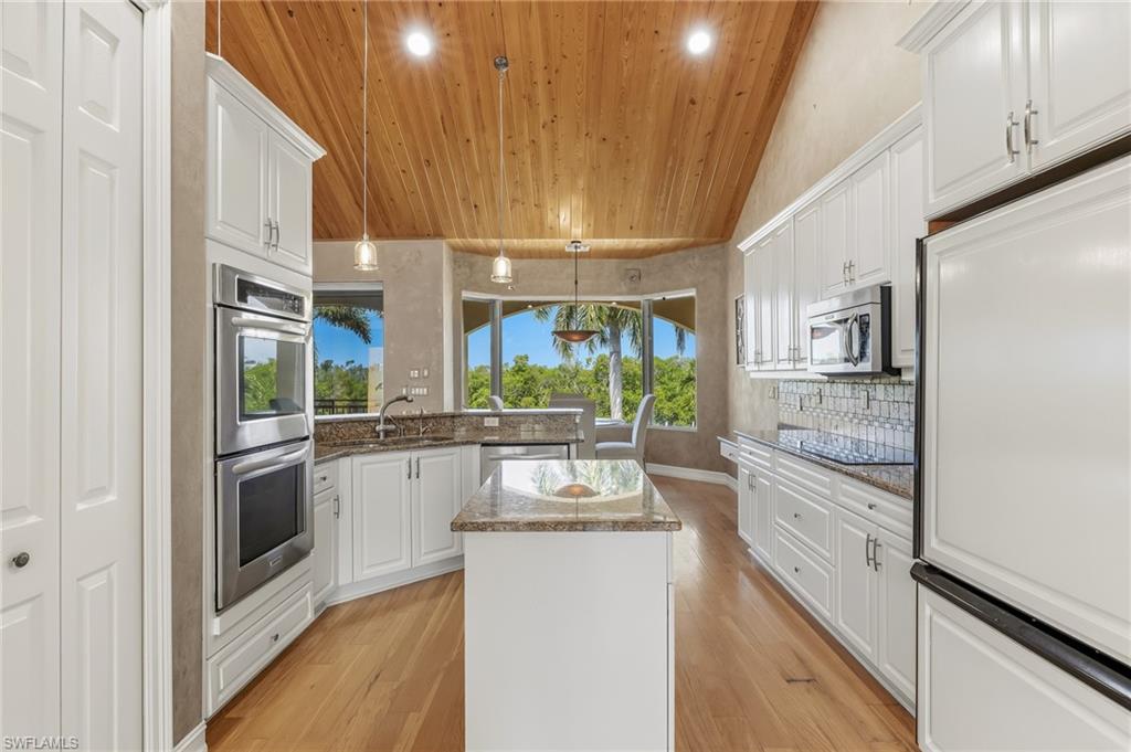 OLD PELICAN BAY - Residential