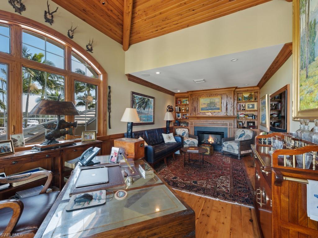 SOUTHPOINTE YACHT CLUB - Residential