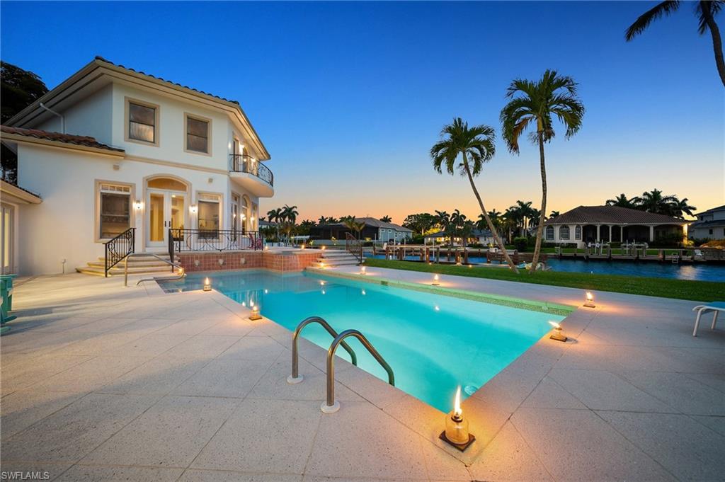 MOORINGS - Residential