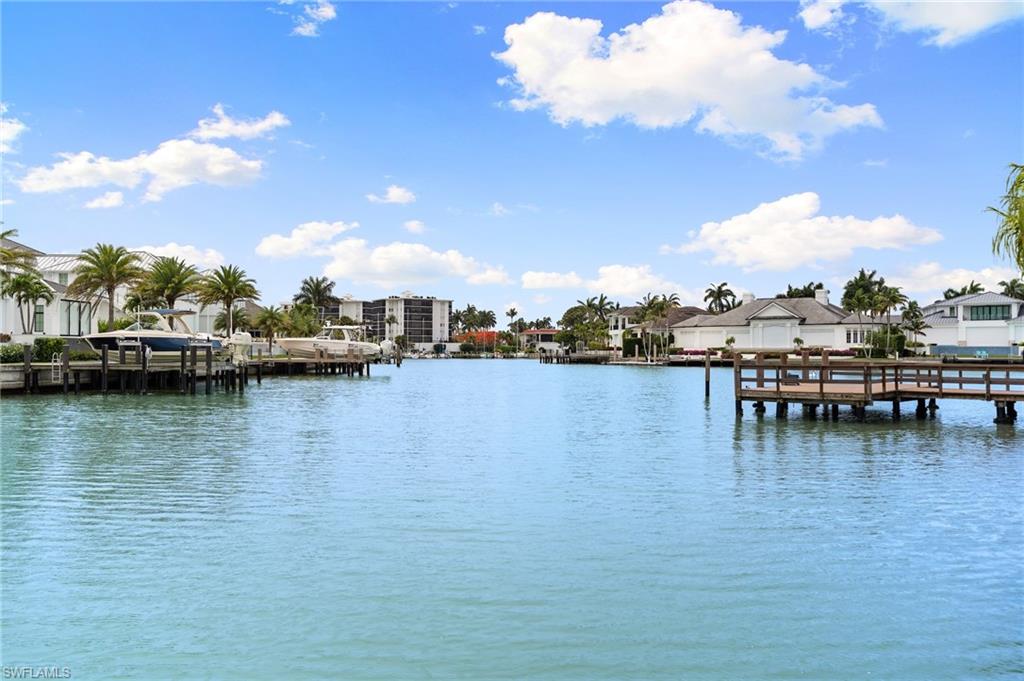 MOORINGS - Residential