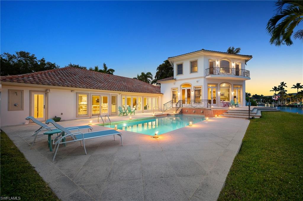 MOORINGS - Residential