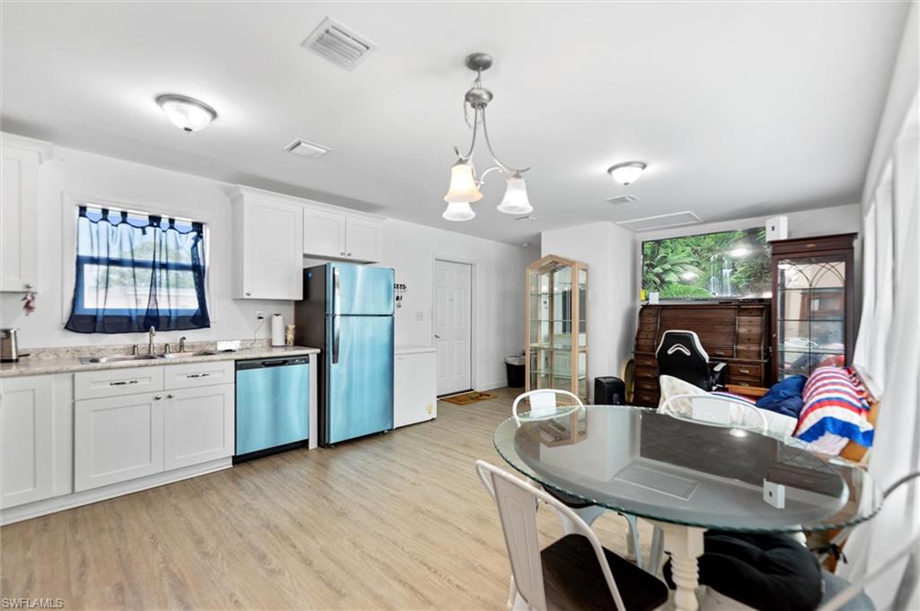 LAKE KELLY - Residential