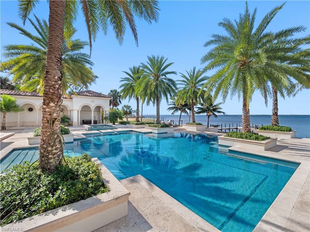 PALM GARDENS - Residential