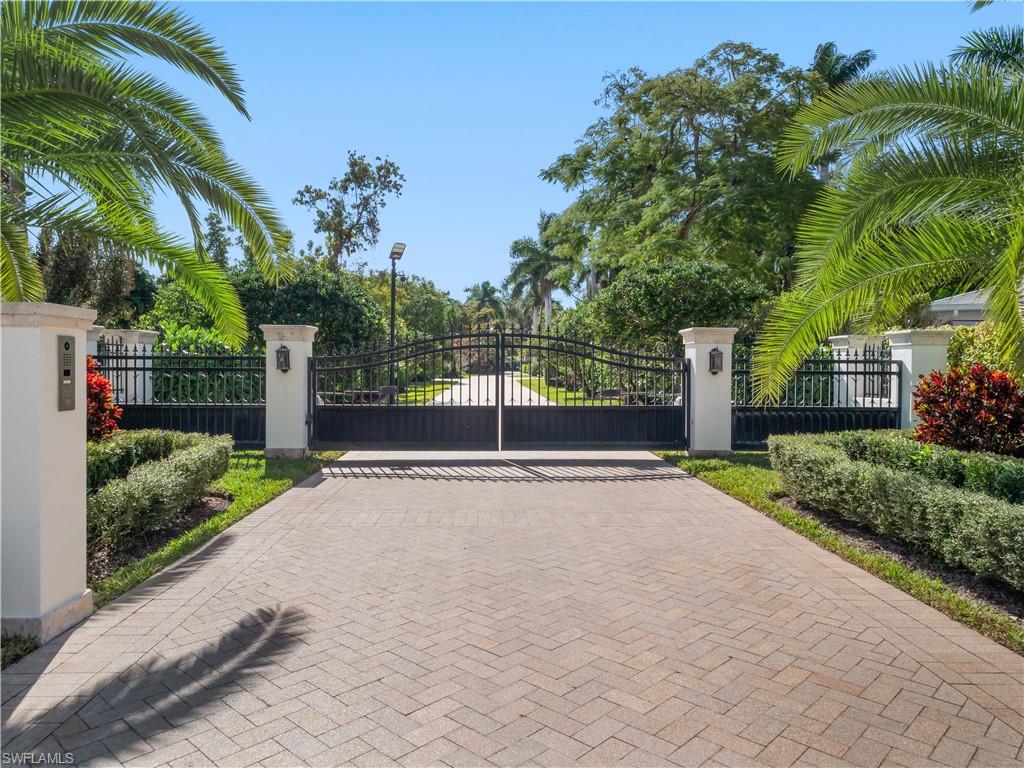 PALM GARDENS - Residential