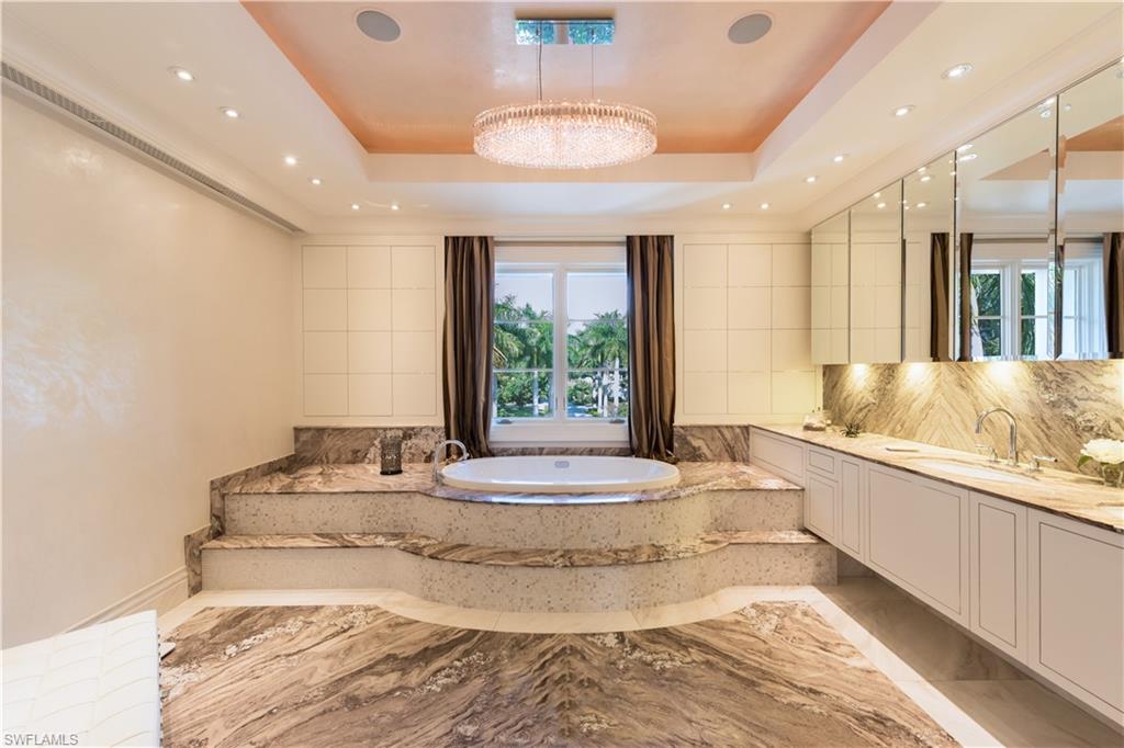 PALM GARDENS - Residential