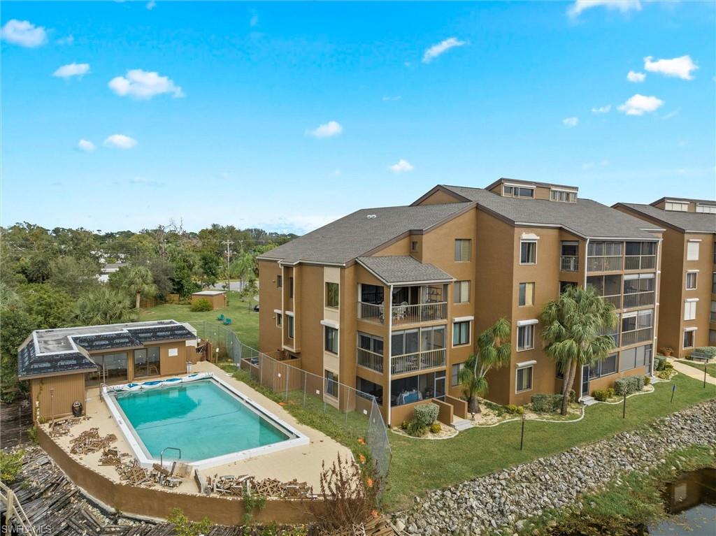 LAKESIDE AT LOCHMOOR CONDO - Residential