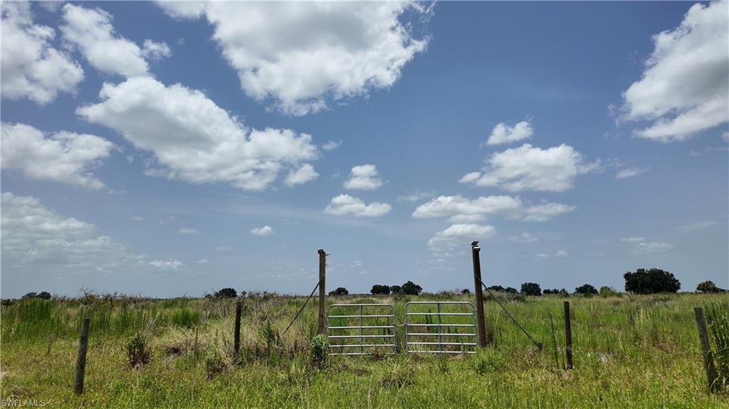 ACREAGE - Land