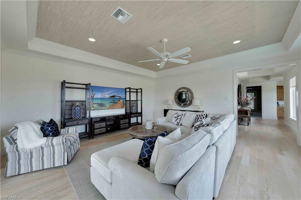 AQUALANE SHORES - Residential